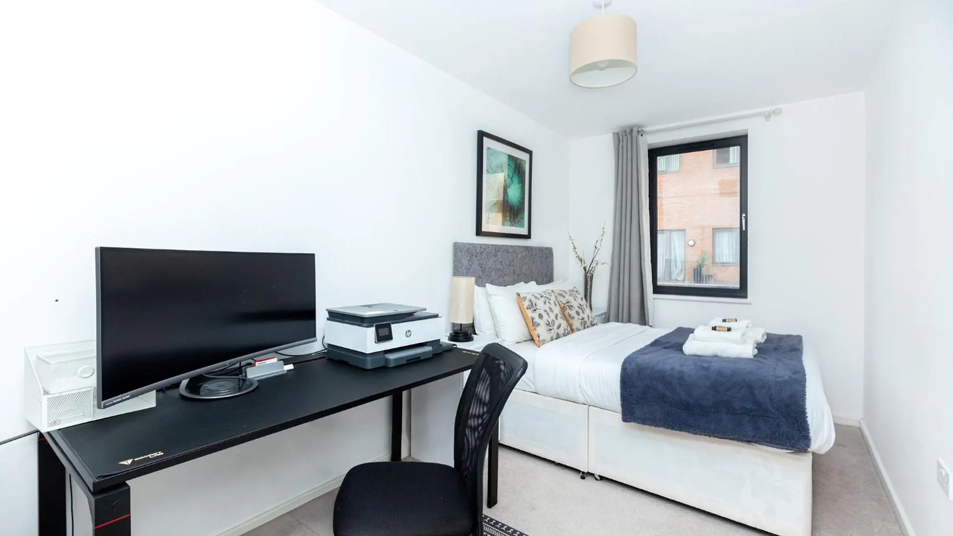 Modern 2Br Wpatio & Free Parking, Canning Town لندن 0*,