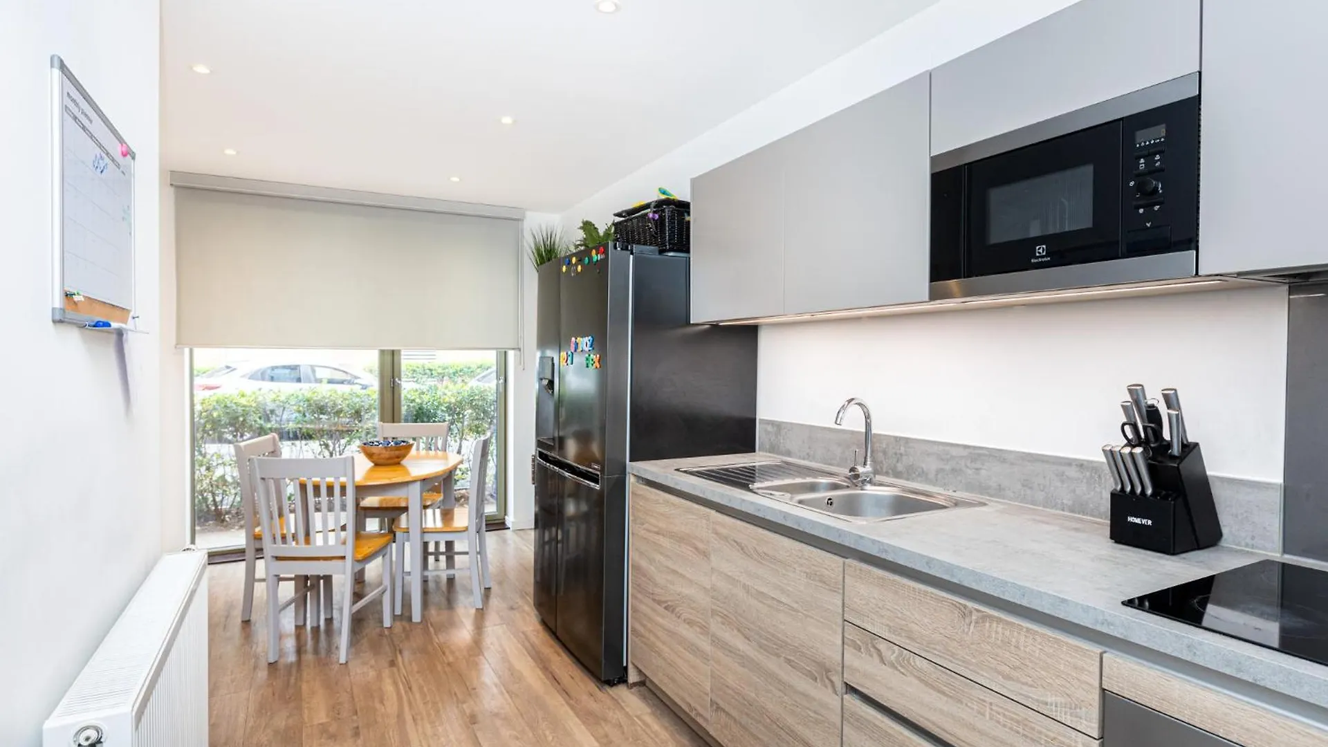 Modern 2Br Wpatio & Free Parking, Canning Town لندن شقة