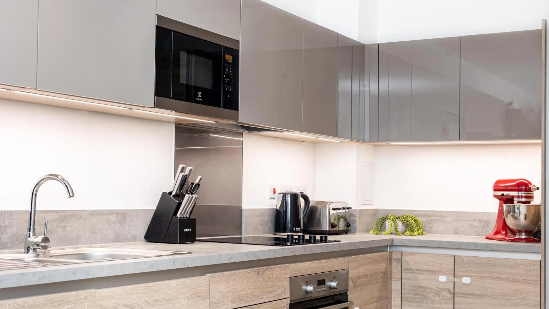 شقة Modern 2Br Wpatio & Free Parking, Canning Town لندن المملكة المتحدة